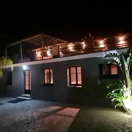 Nyaraló Contemporary House With Sea View *